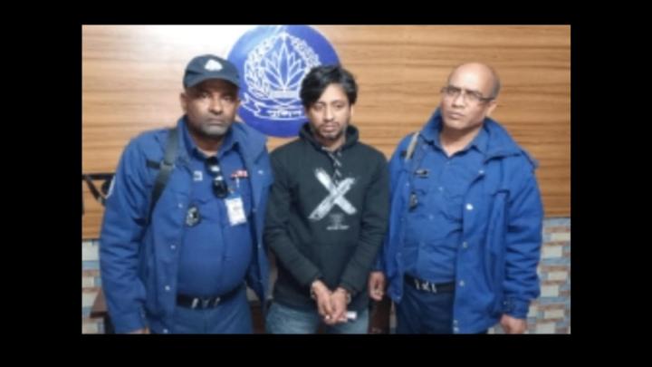 ফরিদপুরে সেনাবাহিনীর পরিচয়ে চাঁদাবাজি, ভুয়া সাংবাদিক গ্রেপ্তার